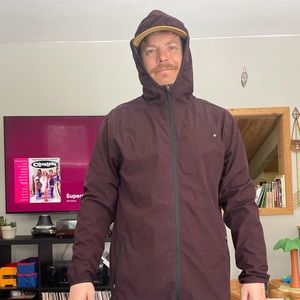 Vuori mens light weight jacket